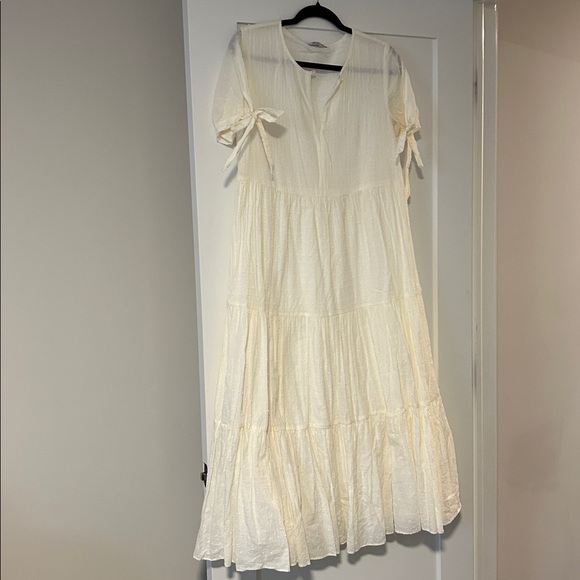 Madewell Swiss Dot Tie-Sleeve Tiered Midi Dress - Picture 6 of 11